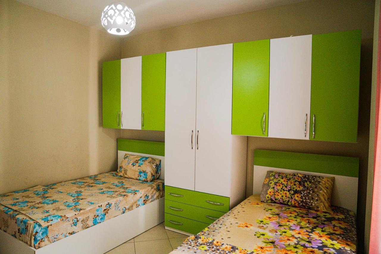 Apartament Cds Durrës Exteriör bild