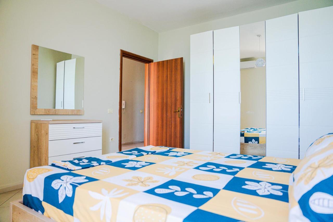 Apartament Cds Durrës Exteriör bild