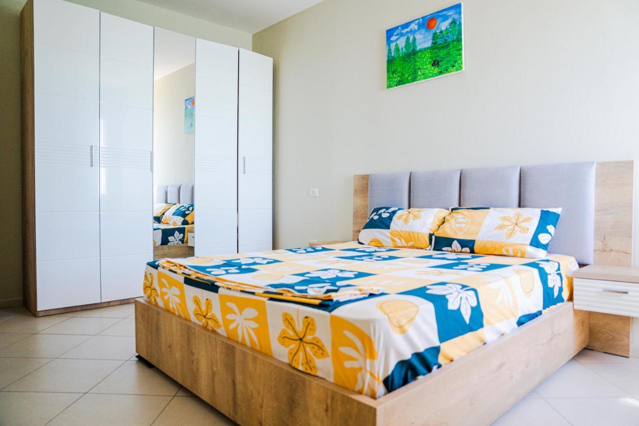 Apartament Cds Durrës Exteriör bild