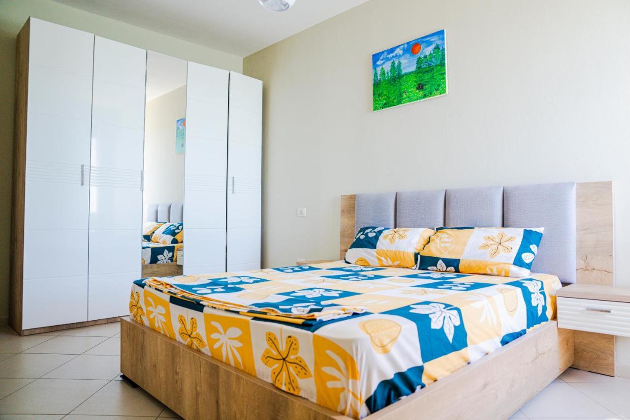 Apartament Cds Durrës Exteriör bild