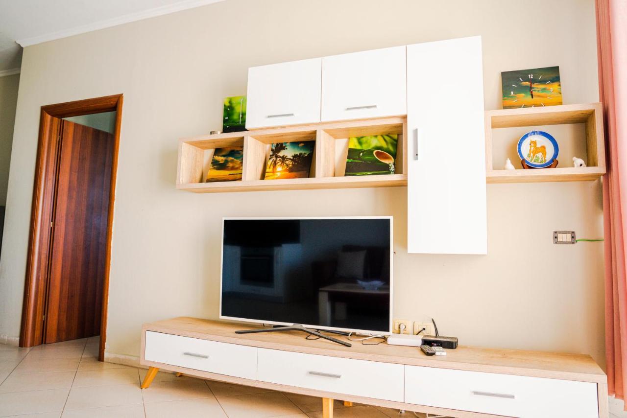 Apartament Cds Durrës Exteriör bild
