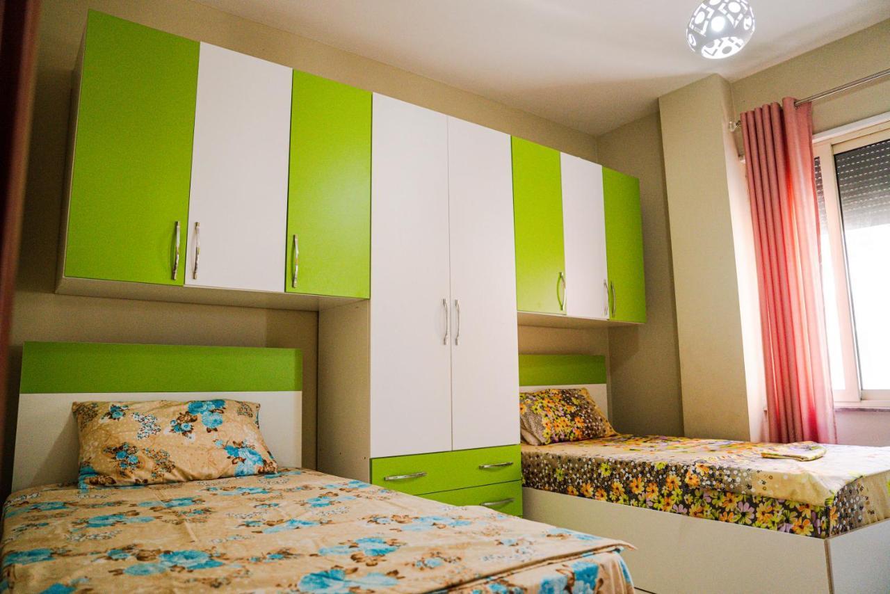 Apartament Cds Durrës Exteriör bild
