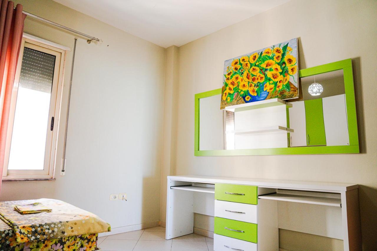 Apartament Cds Durrës Exteriör bild